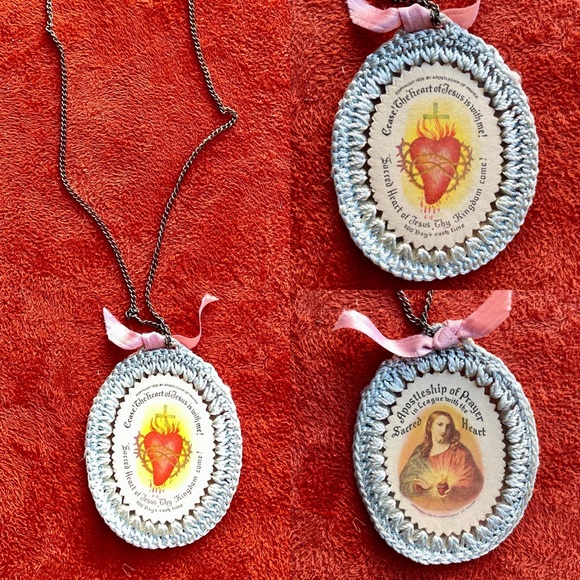 Handmade Artisan Vintage Crochet SACRED HEART Scapular NECKLACE - Picture 5 of 14